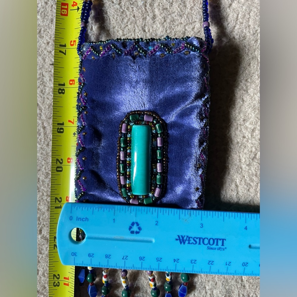 Gorgeous velvet and stone beaded pouch - Picture 4 of 6